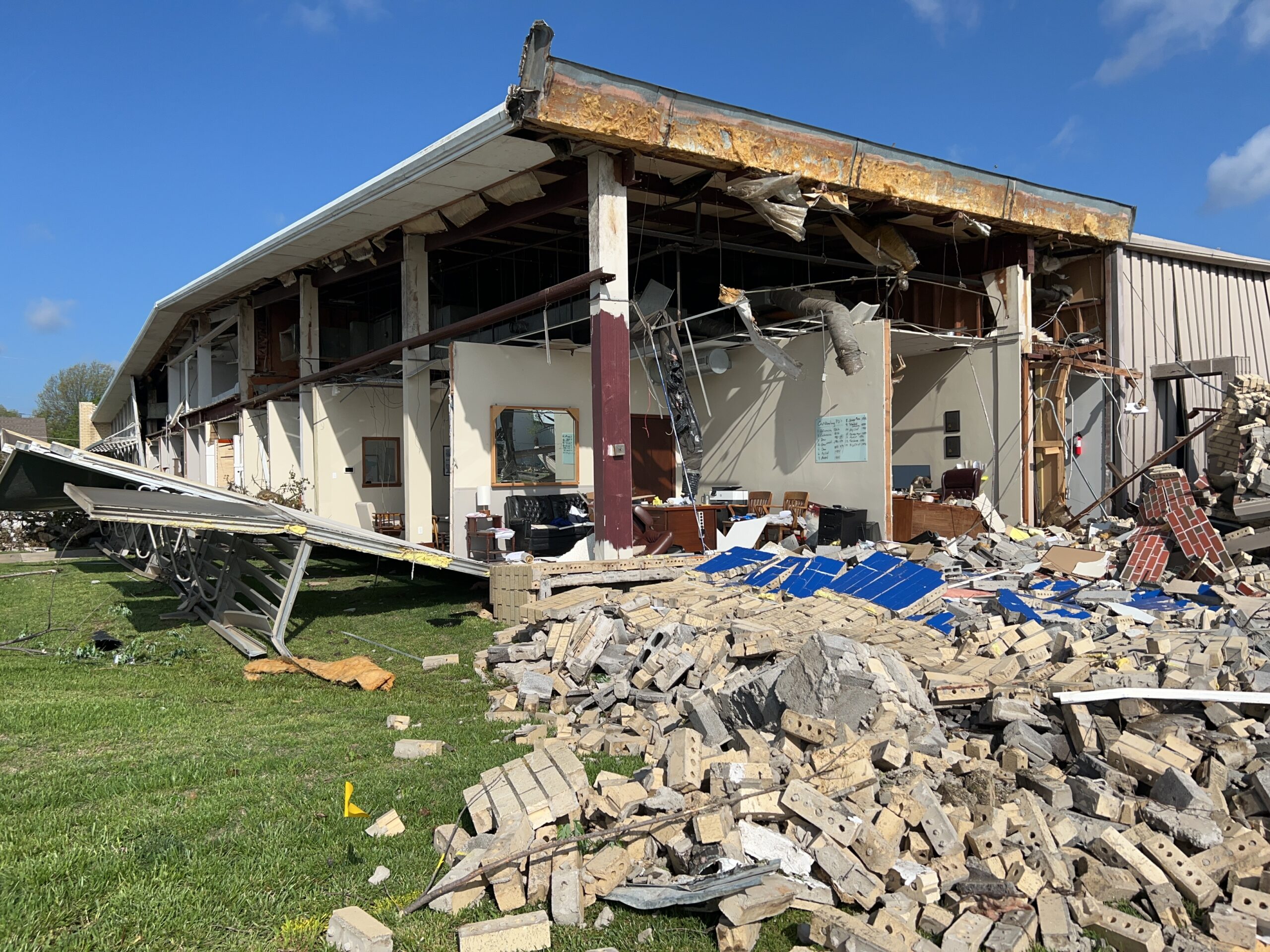 Minor injuries, significant damage in Ottawa after tornado; forecasters ...